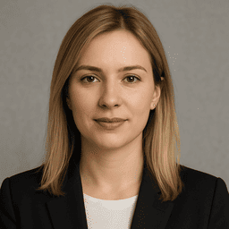 Elif Yılmaz, İç Mimar, İstanbul