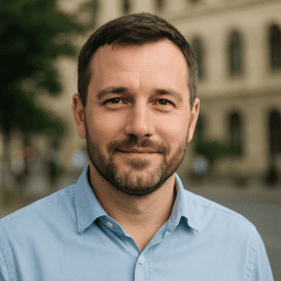 Zeynep Aydın, Kafe Sahibi, Antalya